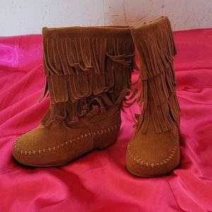 Kids fringe boots